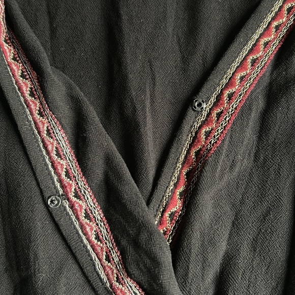 Black short romper, flowy bell sleeves with detailing all over - Picture 8 of 10